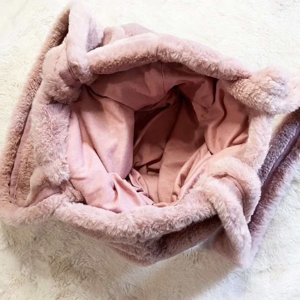 🔮 5/$25 Pink Faux Fur Tote With‎ Matching Ear Muffs